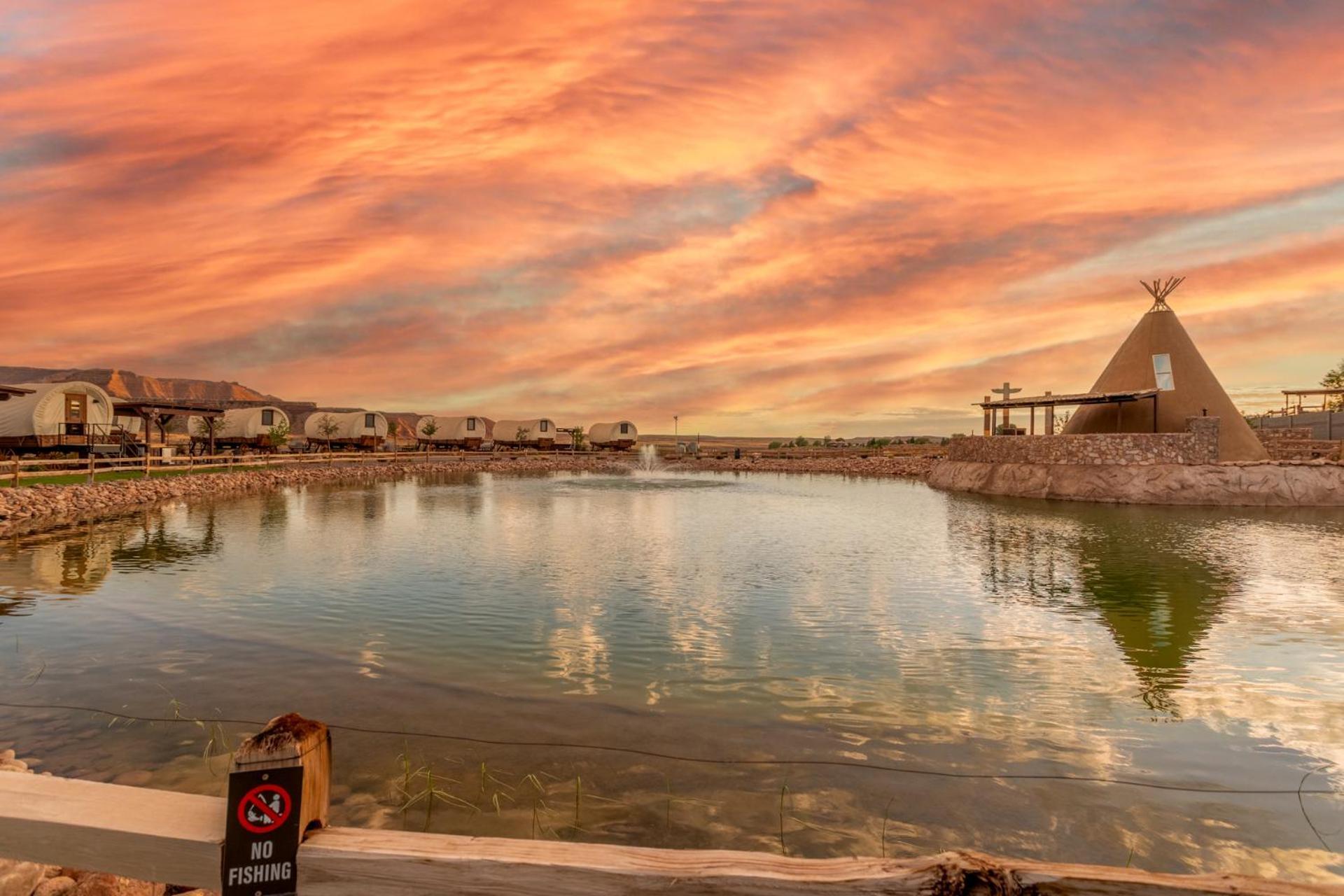 Zion White Bison Glamping & Rv Resort Верджин Номер фото