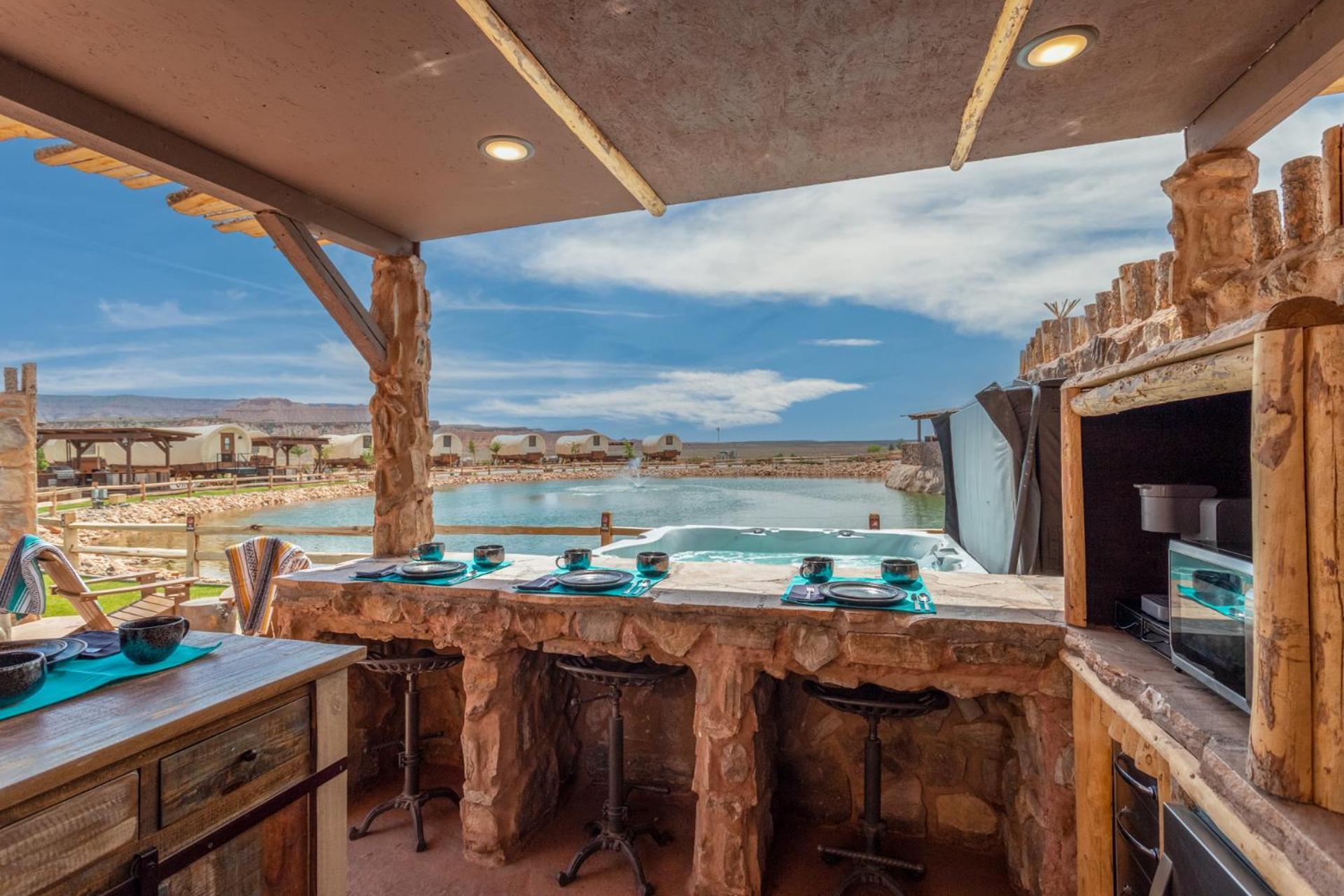 Zion White Bison Glamping & Rv Resort Верджин Экстерьер фото