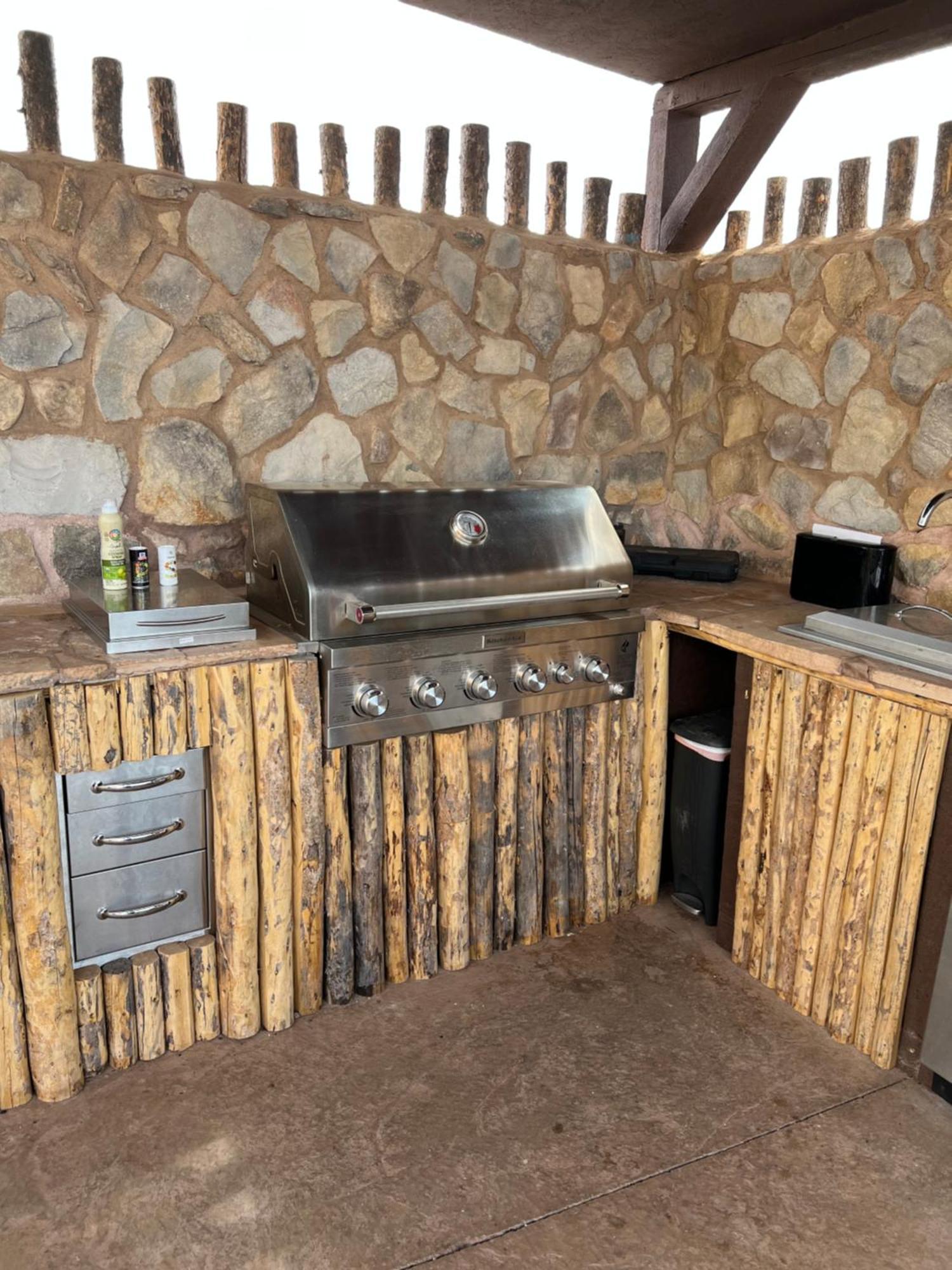 Zion White Bison Glamping & Rv Resort Верджин Экстерьер фото